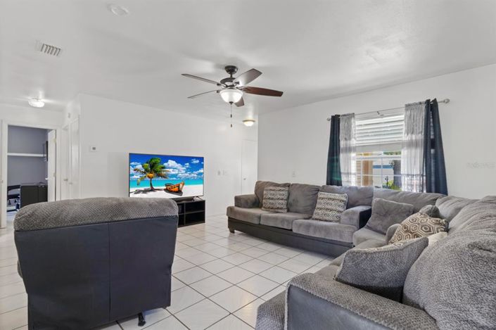 Image No.6-3 Bed House for sale