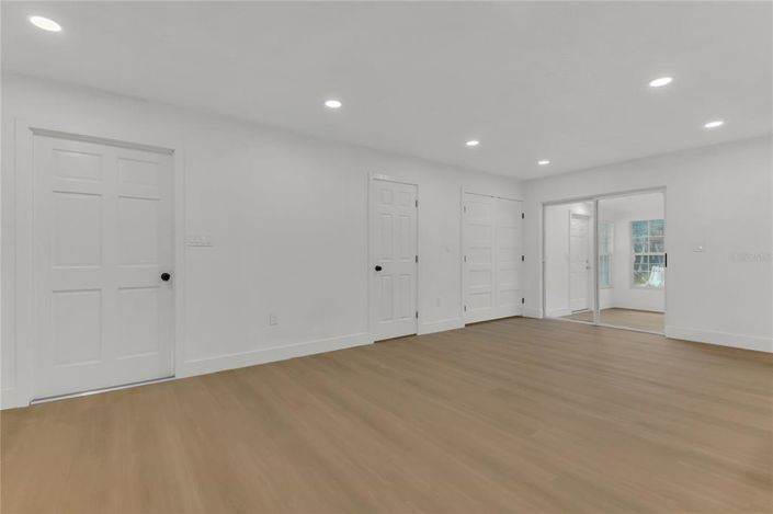 Image No.14-4 Bed House for sale