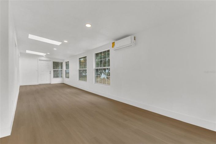 Image No.37-4 Bed House for sale