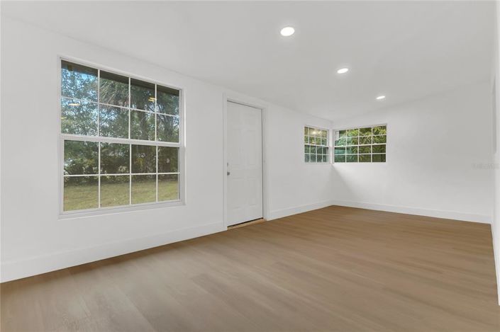 Image No.38-4 Bed House for sale