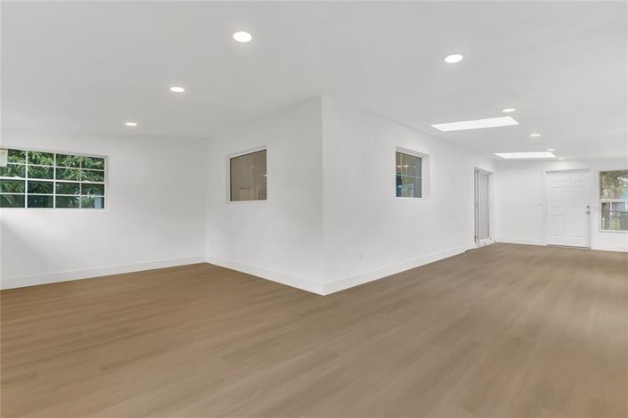 Image No.39-4 Bed House for sale