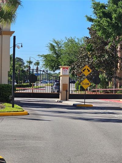 Image No.26-3 Bed Townhouse for sale