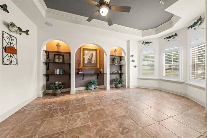 Image No.13-5 Bed House for sale