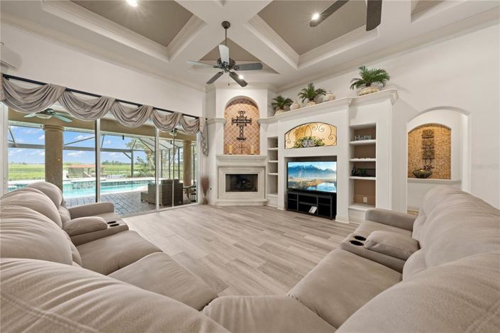 Image No.22-5 Bed House for sale