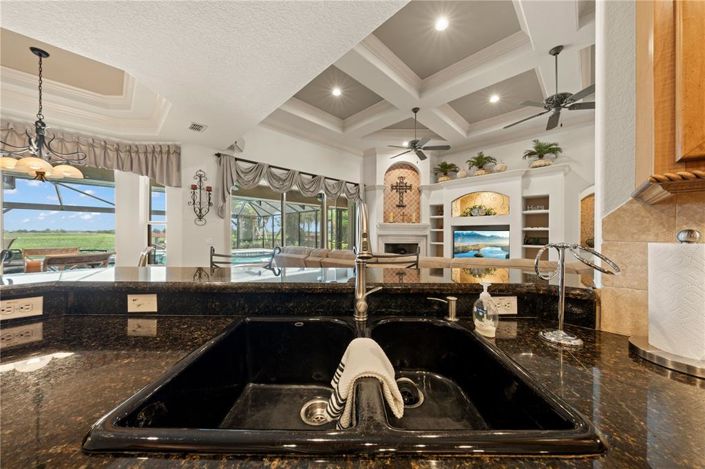 Image No.27-5 Bed House for sale