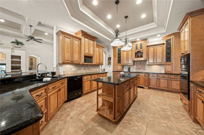 Image No.33-5 Bed House for sale