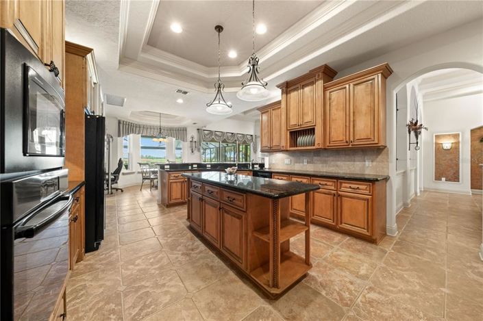 Image No.34-5 Bed House for sale