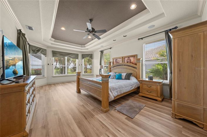 Image No.40-5 Bed House for sale