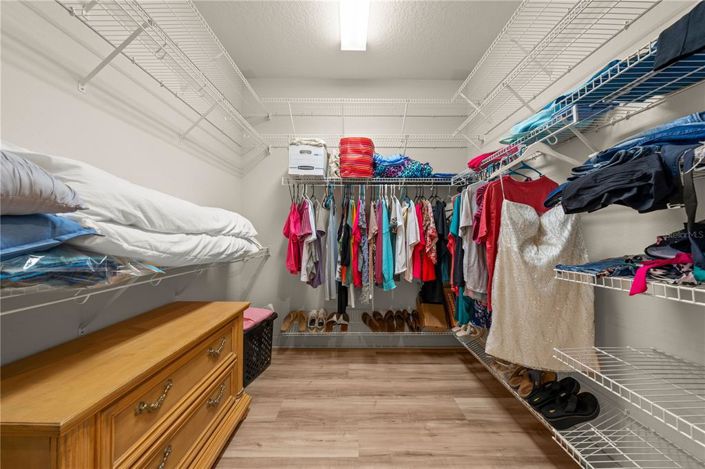 Image No.42-5 Bed House for sale