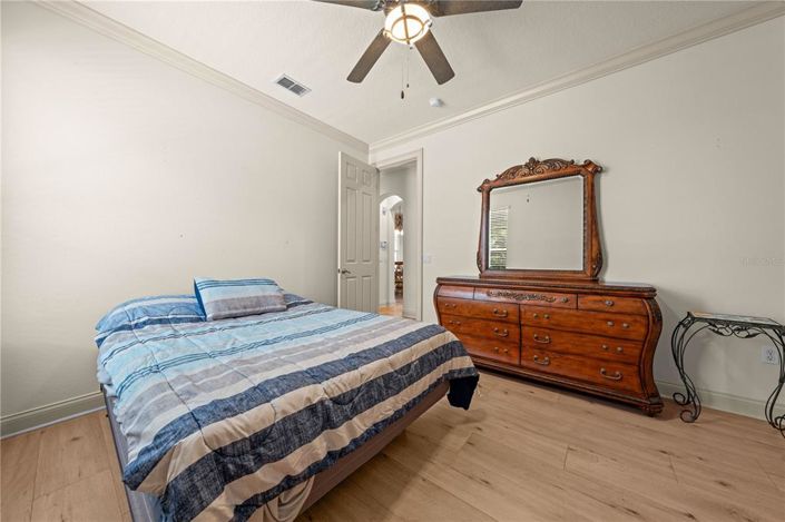 Image No.52-5 Bed House for sale