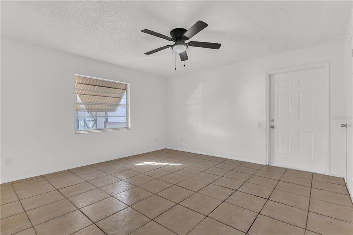 Image No.24-4 Bed House for sale