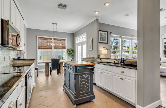 Image No.14-4 Bed House for sale