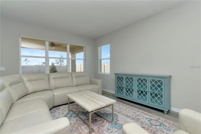 Image No.14-3 Bed House for sale