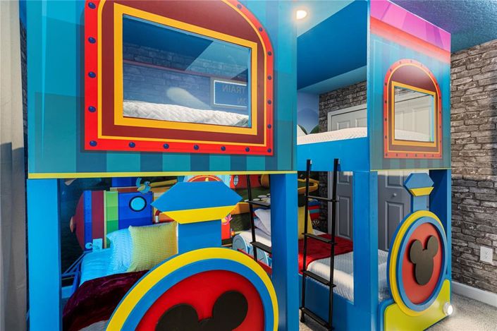 Image No.24-4 Bed Townhouse for sale