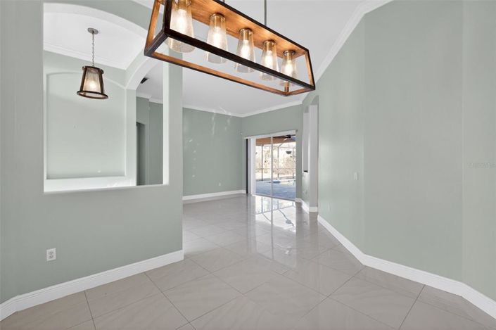 Image No.10-5 Bed House for sale