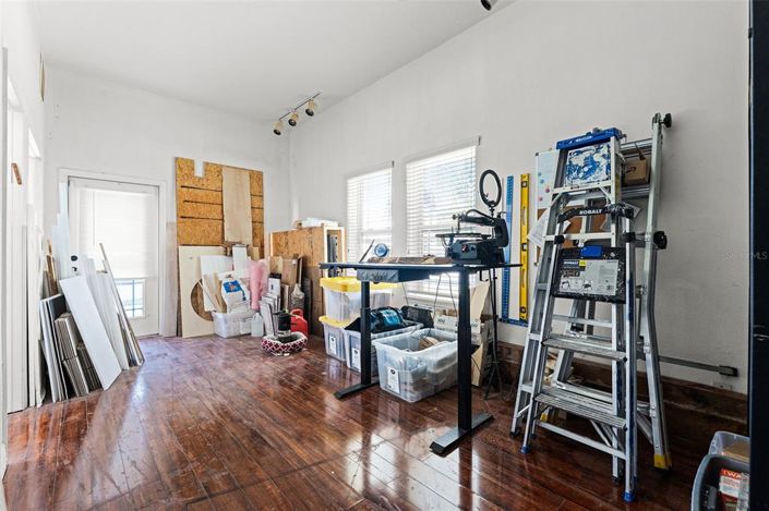 Image No.12-4 Bed Townhouse for sale