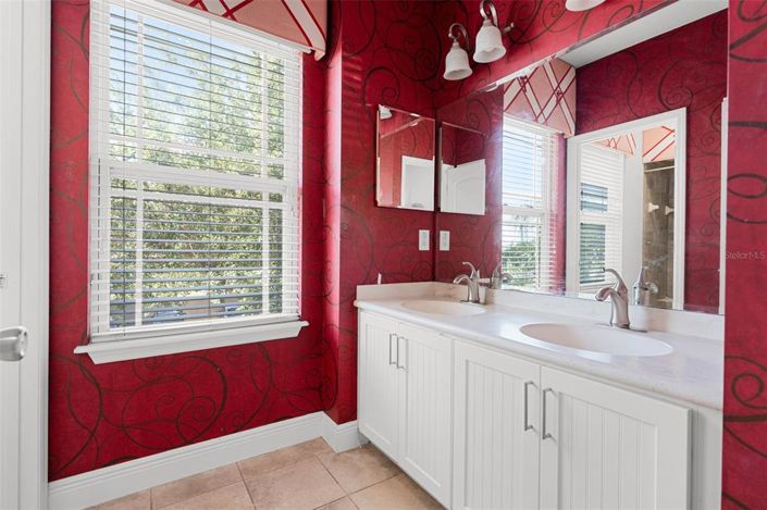 Image No.18-4 Bed Townhouse for sale