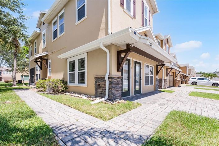 Image No.2-4 Bed Townhouse for sale