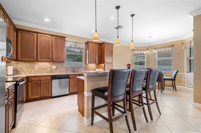 Image No.12-4 Bed House for sale