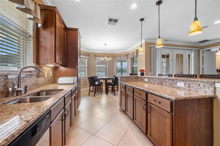 Image No.13-4 Bed House for sale