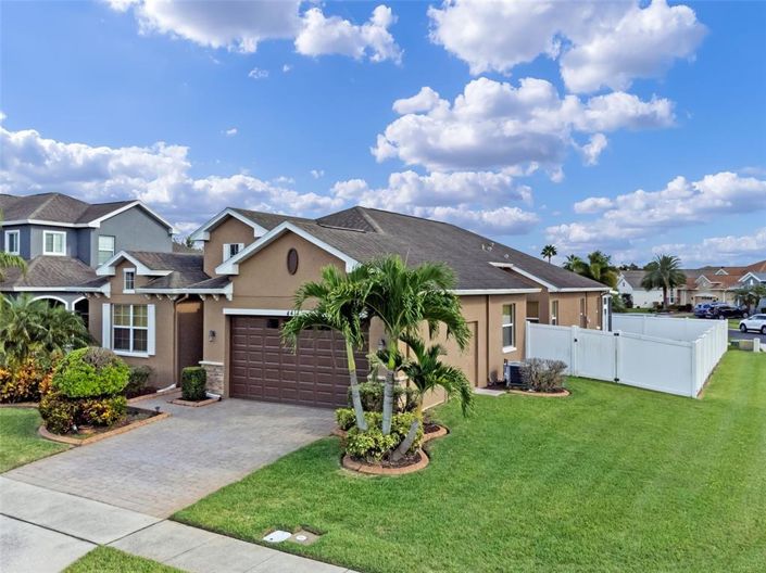 Image No.2-4 Bed House for sale