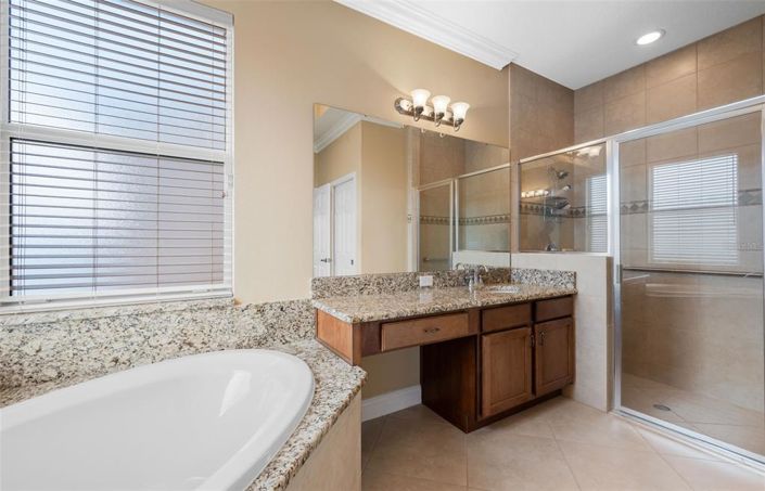 Image No.22-4 Bed House for sale