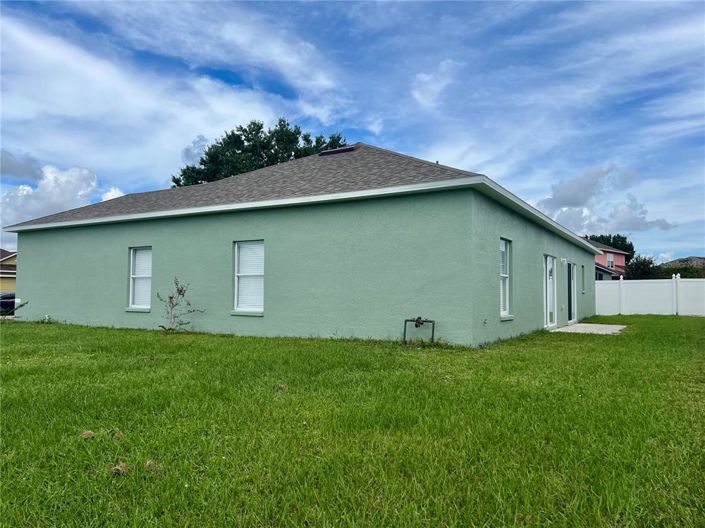 Image No.6-5 Bed House for sale