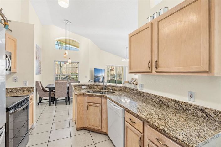 Image No.10-4 Bed House for sale