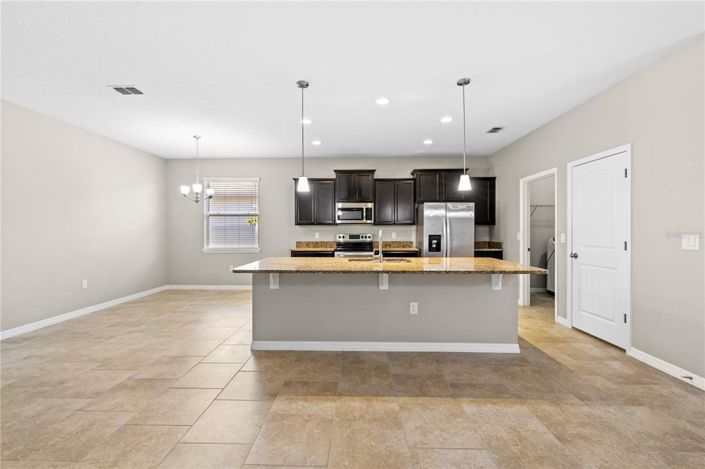 Image No.15-4 Bed House for sale