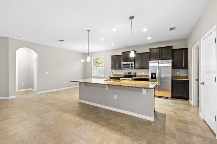 Image No.16-4 Bed House for sale