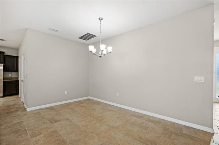 Image No.17-4 Bed House for sale