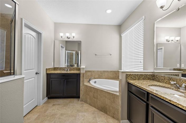 Image No.28-4 Bed House for sale