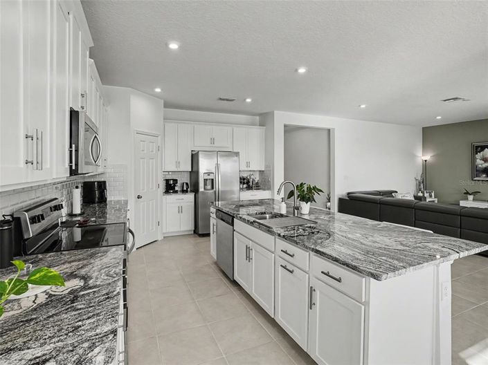 Image No.10-4 Bed House for sale