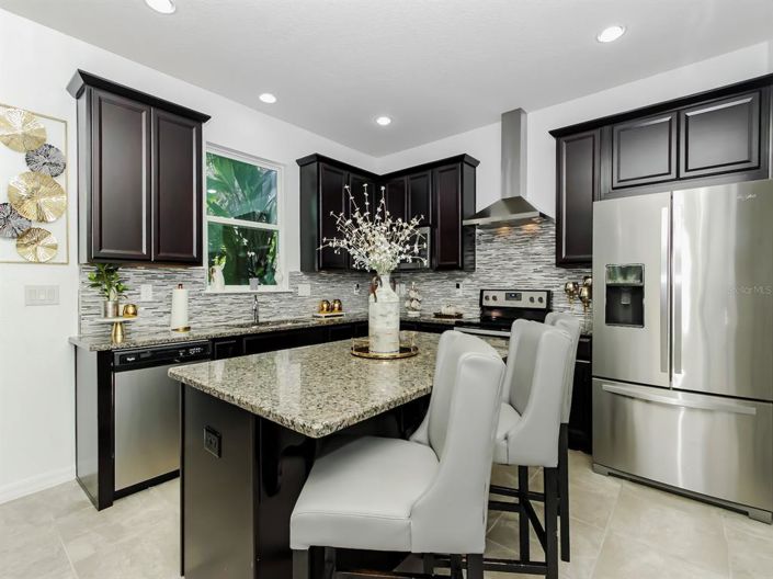 Image No.10-4 Bed House for sale