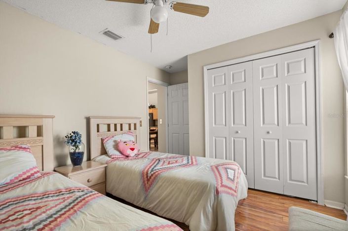Image No.18-5 Bed House for sale