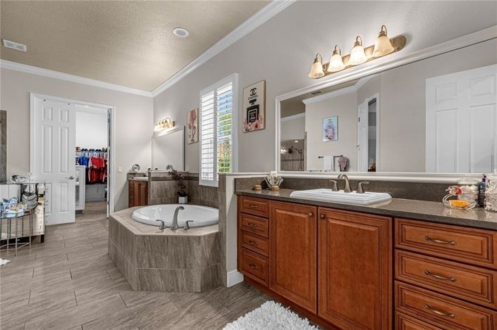 Image No.23-5 Bed House for sale