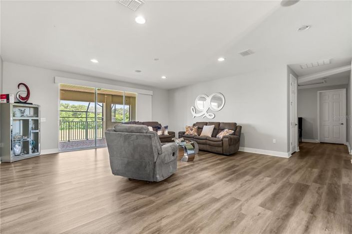 Image No.28-5 Bed House for sale