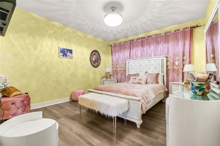 Image No.33-5 Bed House for sale