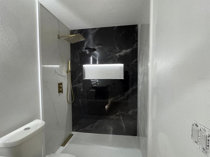 Image No.10-4 Bed House for sale