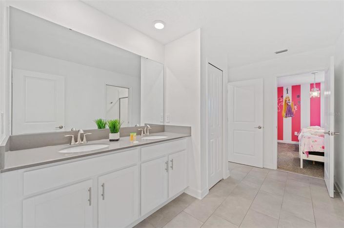 Image No.28-9 Bed House for sale