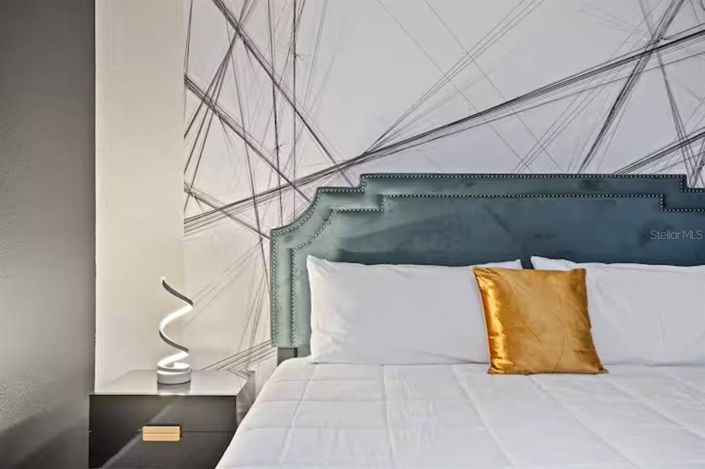 Image No.33-8 Bed House for sale