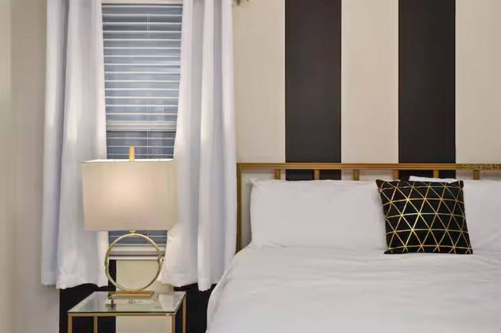 Image No.36-8 Bed House for sale