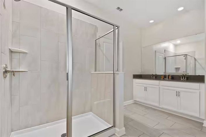 Image No.39-8 Bed House for sale