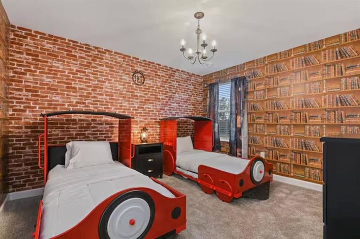 Image No.42-8 Bed House for sale