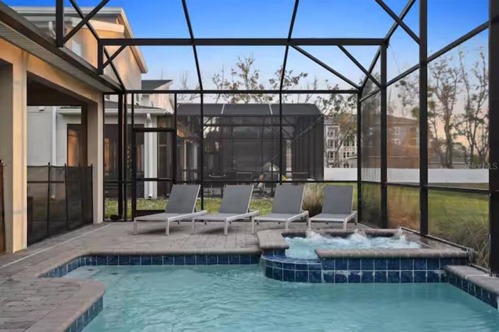 Image No.50-8 Bed House for sale