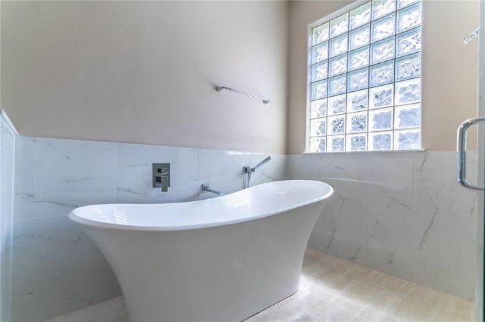 Image No.18-4 Bed House for sale