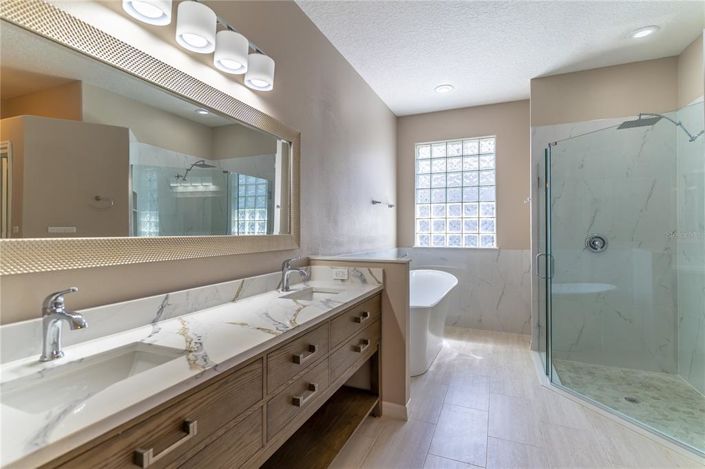 Image No.19-4 Bed House for sale