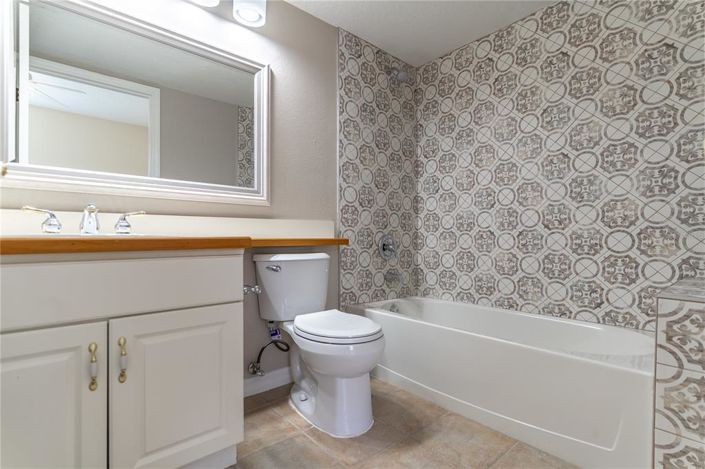 Image No.24-4 Bed House for sale