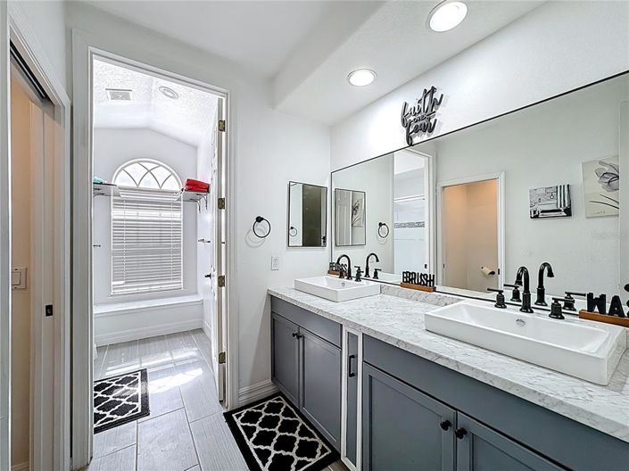 Image No.45-5 Bed House for sale