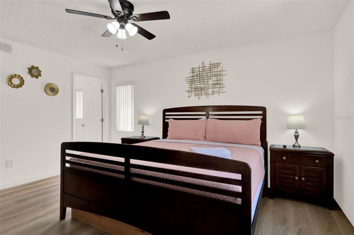 Image No.9-4 Bed House for sale